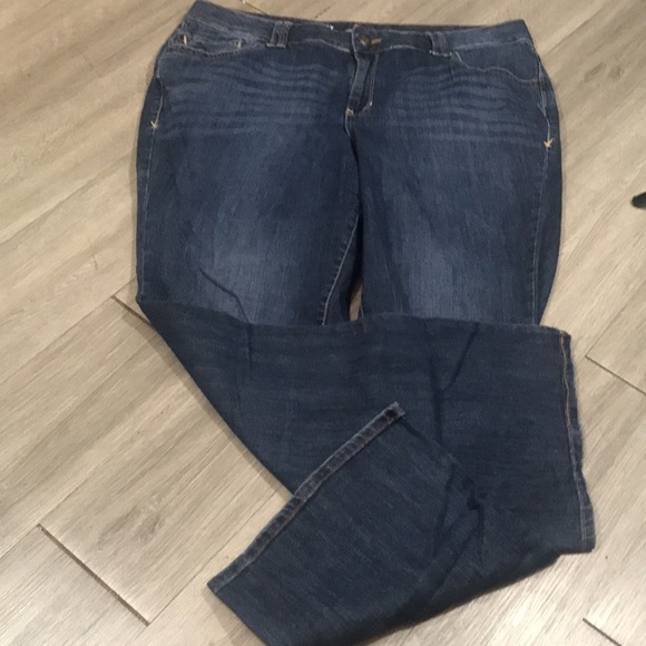 Lane Bryant DarkWash Distinctly Bootcut Jeans size 18 Moderately  Curvy - Picture 6 of 8